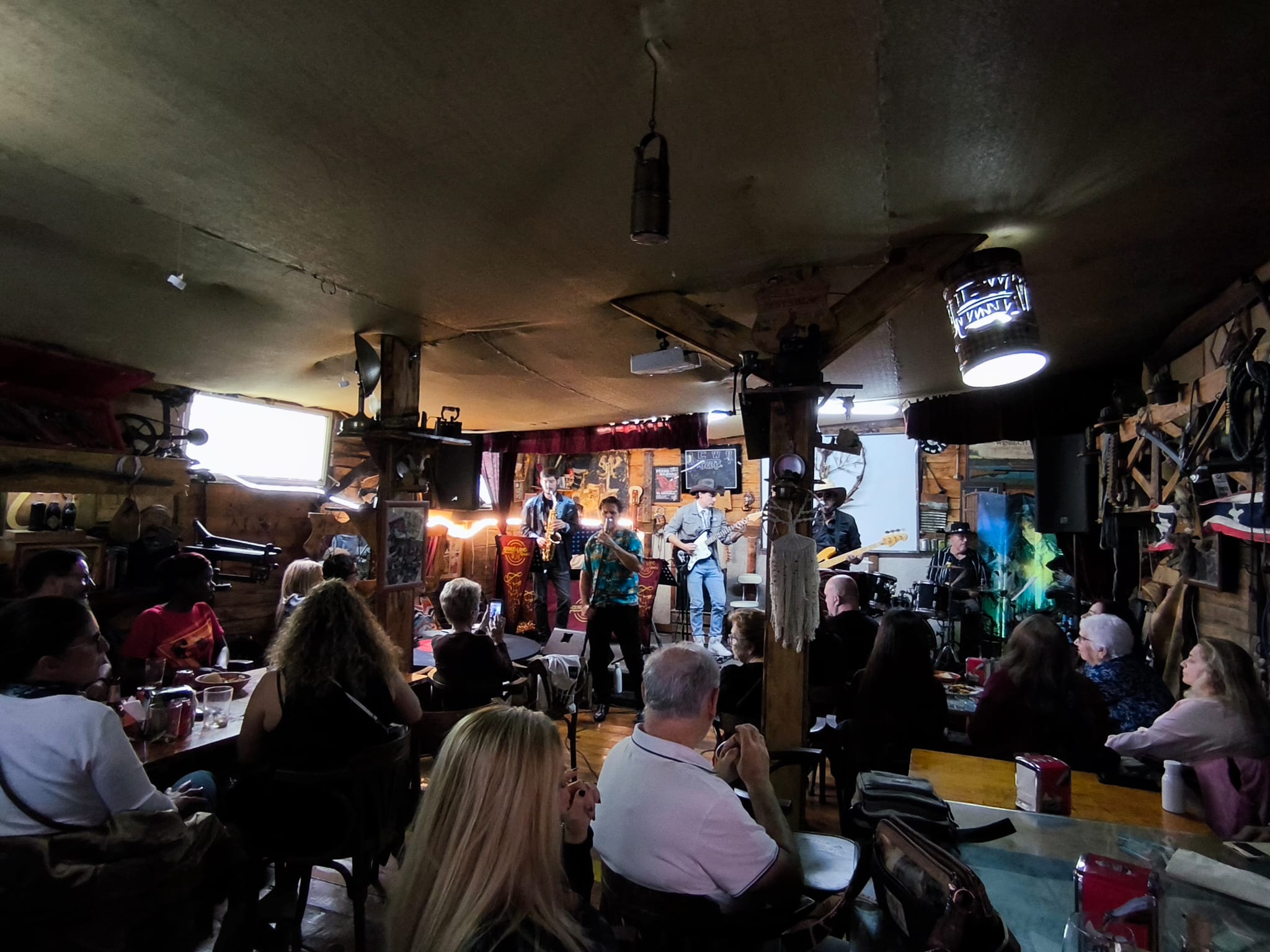 Sala Establo: Rock’n’Roll con banjo incluido